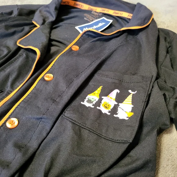 NEW! Women's Gnome Pajama Set By born Black Button Shirt & Pants M - Picture 5 of 7